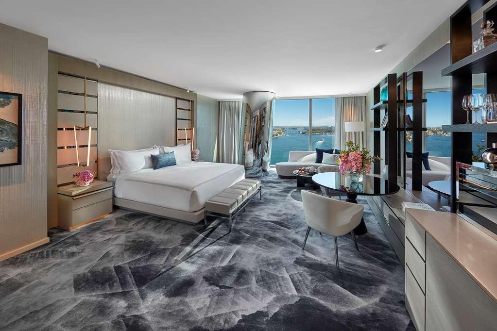 Crown Towers Sydney Hotell Rom bilde A suite at the hotel